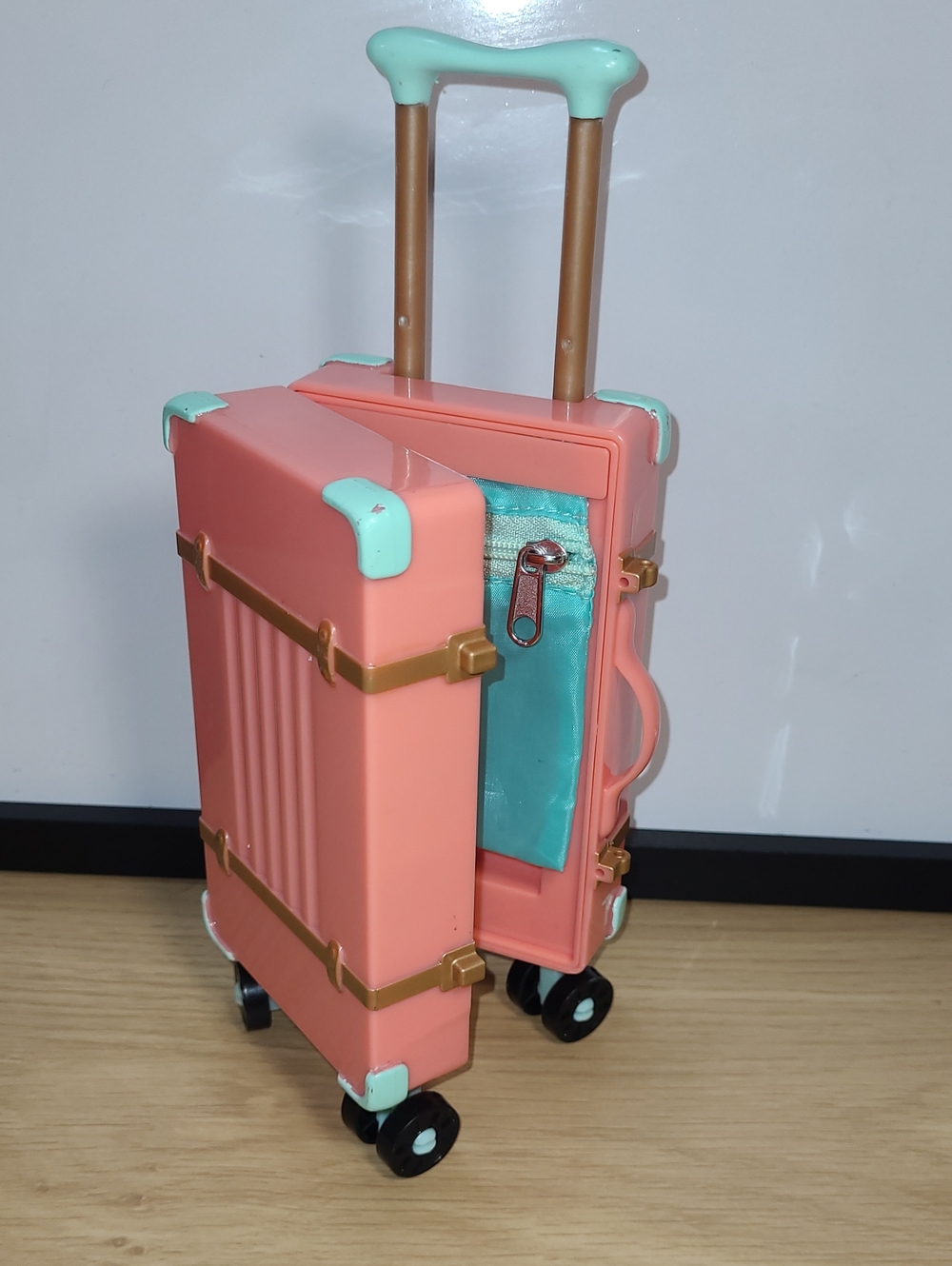 MY LIF AS DOLL PINK ROLLING SUITCASE FOR 18"DOLLS